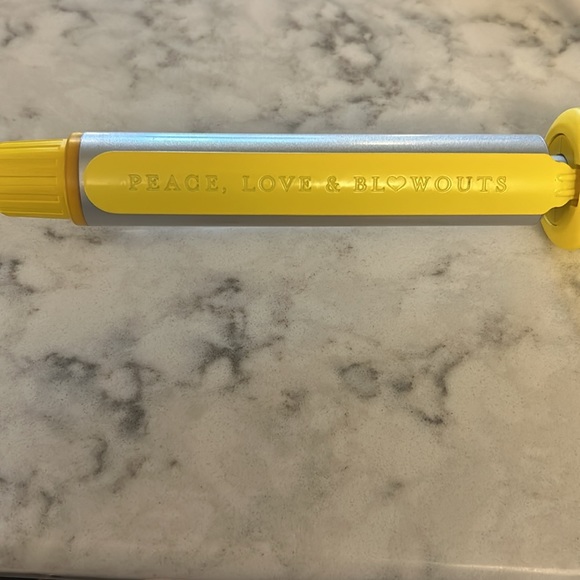 Drybar 3-Day Bender - Picture 2 of 4